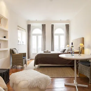 Chic 1-bed Flat With Balcony, View And Workspace, 5mins To Santa Justa Lift Lisbon